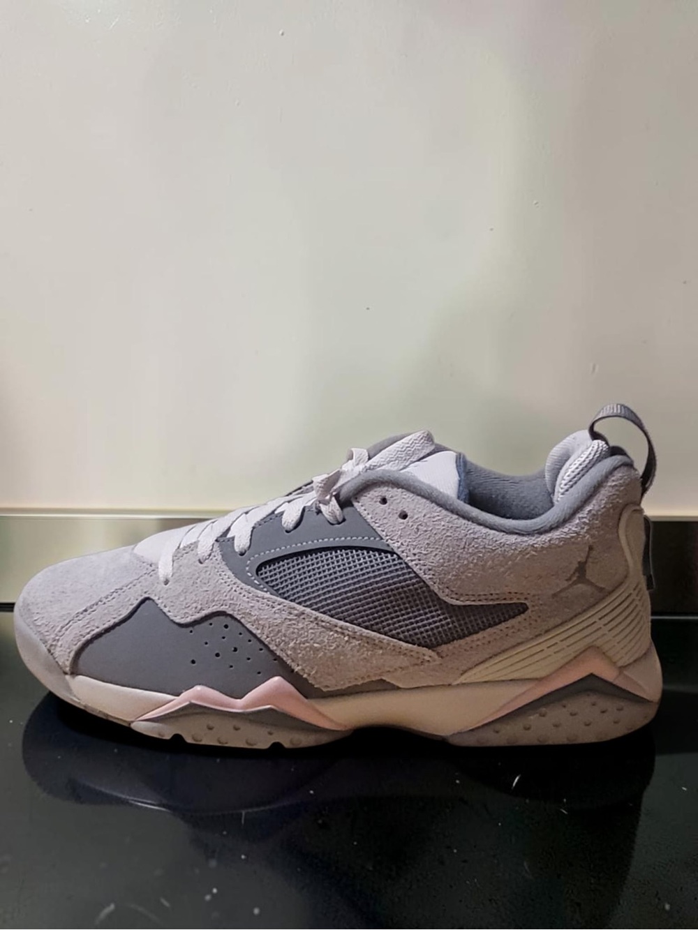 Jordan Men's Low-Top Sneaker in Light Gray and Pink